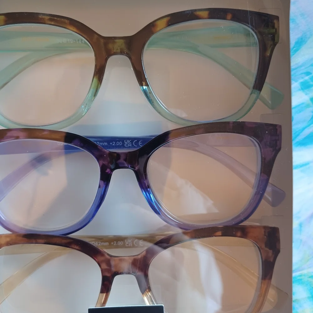2.00, 2.50 3 pr Ombre Tortoise Shell Reading Glasses in box Betsey Johnson - Picture 2 of 9